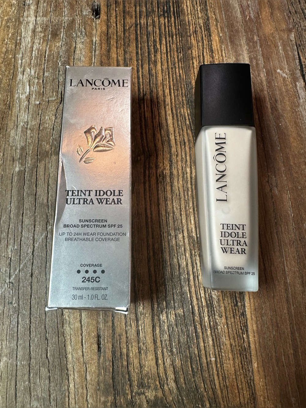 Lancôme Teint Idole Ultra Wear Foundation - Cream 245C (Silver & Black Accents)